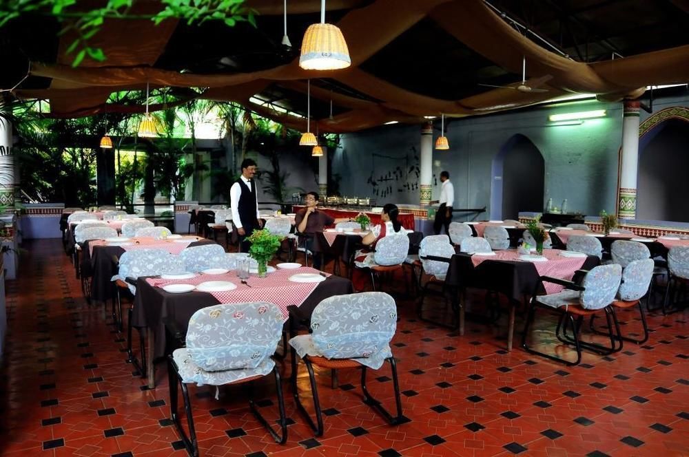 Kstdc Hotel Mayura Bhuvaneshwari Kamalapur Хампи Екстериор снимка